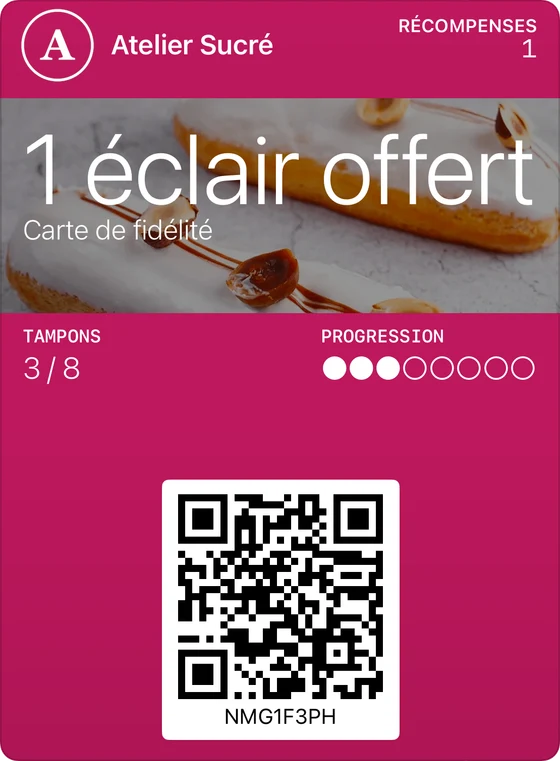 Exemple de carte de fidélité classique dans Apple Wallet : Atelier Sucré, 1 éclair offert, 3 tampons sur 8.