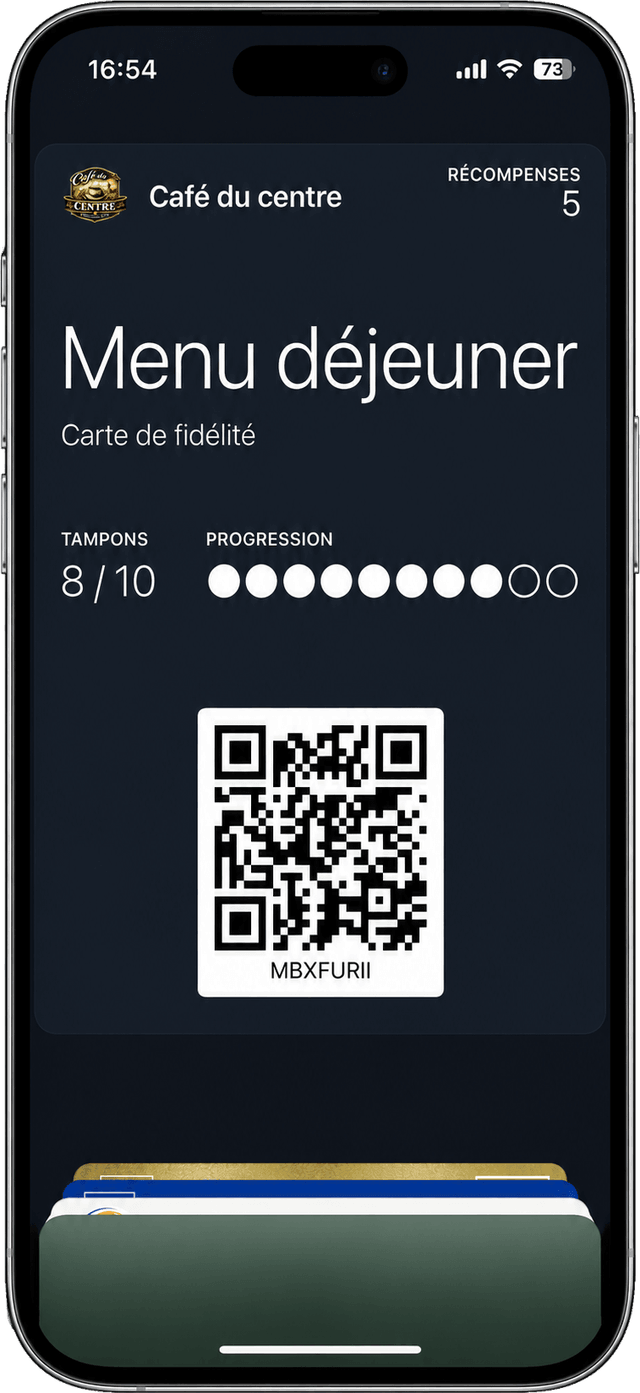 Carte de fidélité Digikart dans Apple Wallet sur iPhone : nom du commerce, progression des tampons et QR code du client.